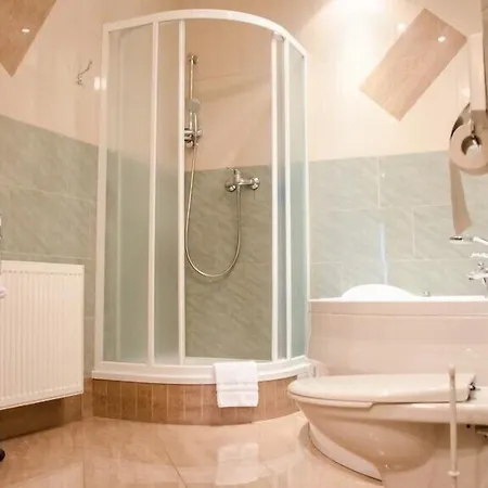 Hotel Promenada 2*