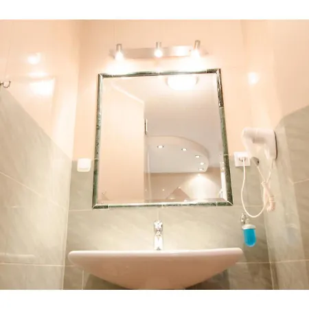 Promenada Hotel 2*